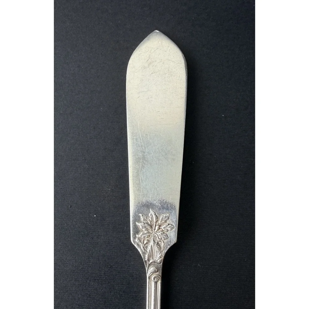 Mappin & Webb Acanthus silver plate Master Butter Knife Engraved Blade 7.25